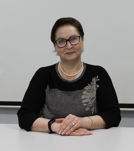 Крюкова Людмила Николаевна.